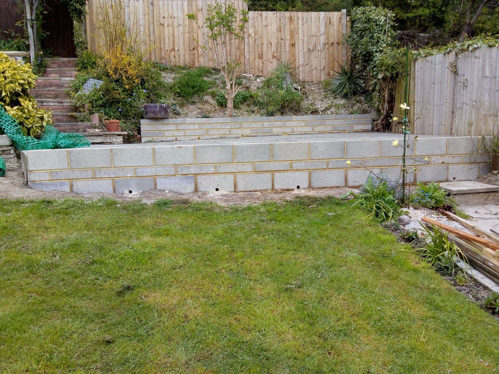 Block retaining wall